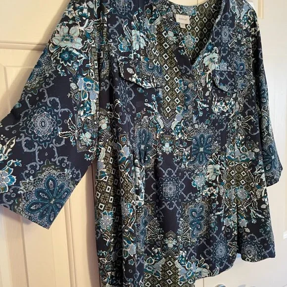 SOLD IN AUCTION ~ AVENUE Abstract Floral Navy Blue Button Henley 18/20 - Picture 4 of 11